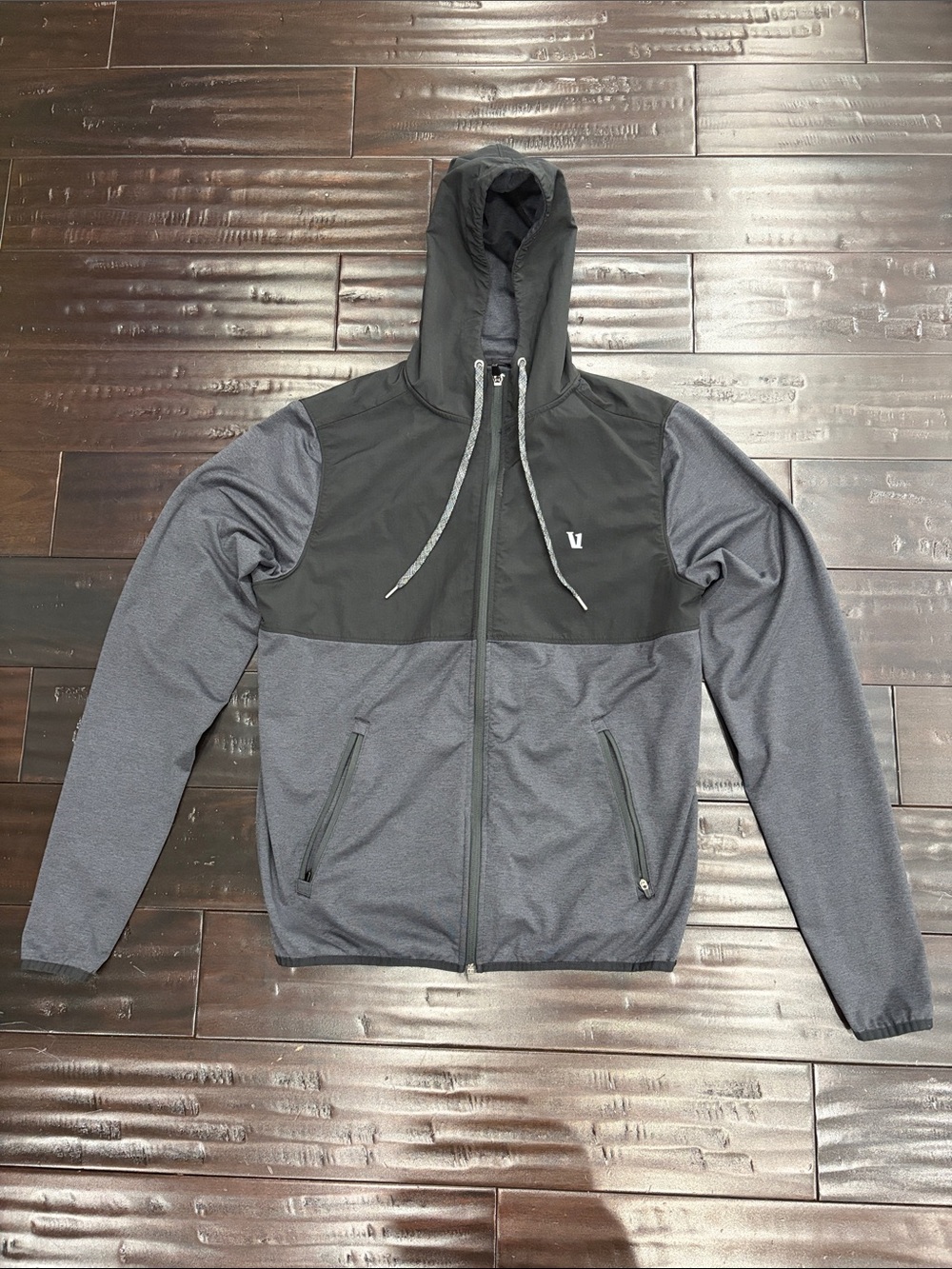 Vuori Two-Tone Hooded Windbreaker in Black and Charcoal Gray